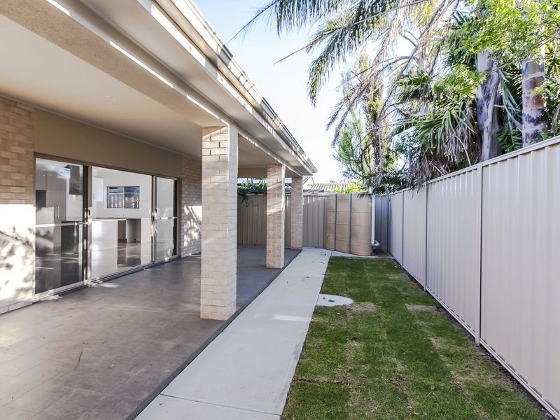 2A Daly Crescent, West Lakes Shore SA 5020