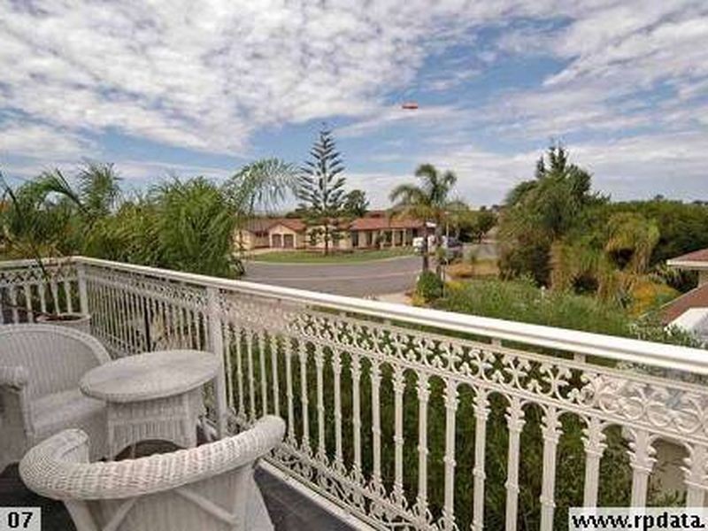 19 Manly Circuit, West Lakes SA 5021