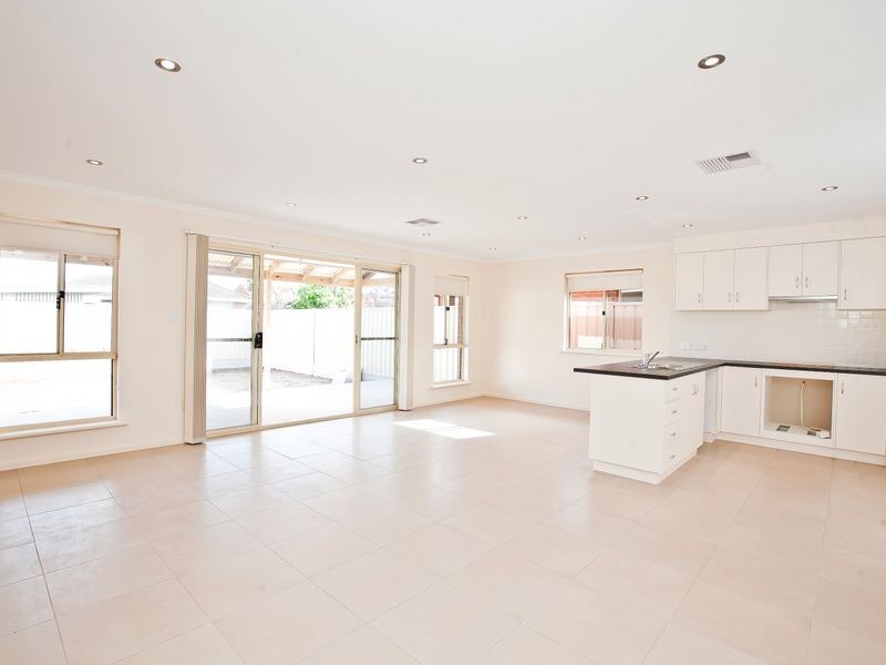 2a Cameron Avenue, Findon SA 5023