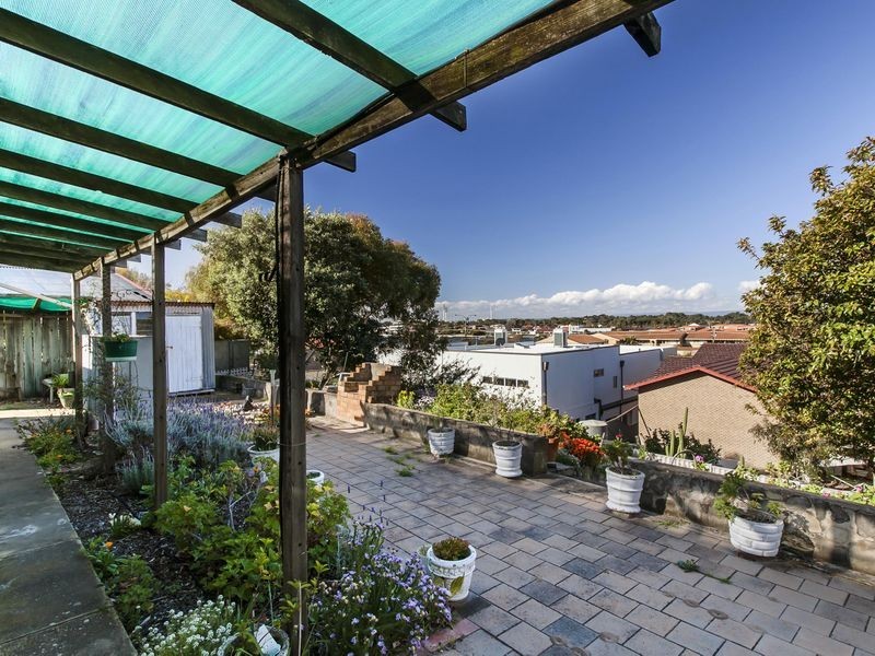 122 Seaview Road, Tennyson SA 5022