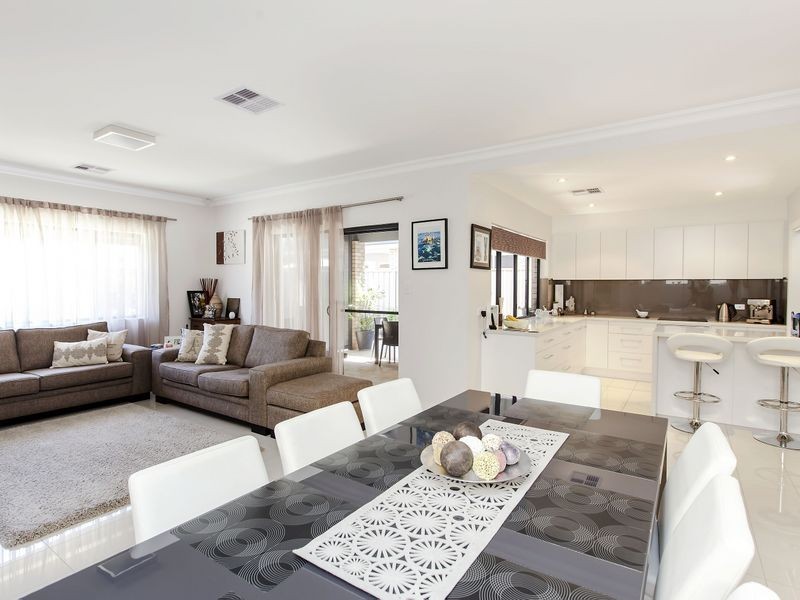 18A Recreation Parade, Semaphore Park SA 5019