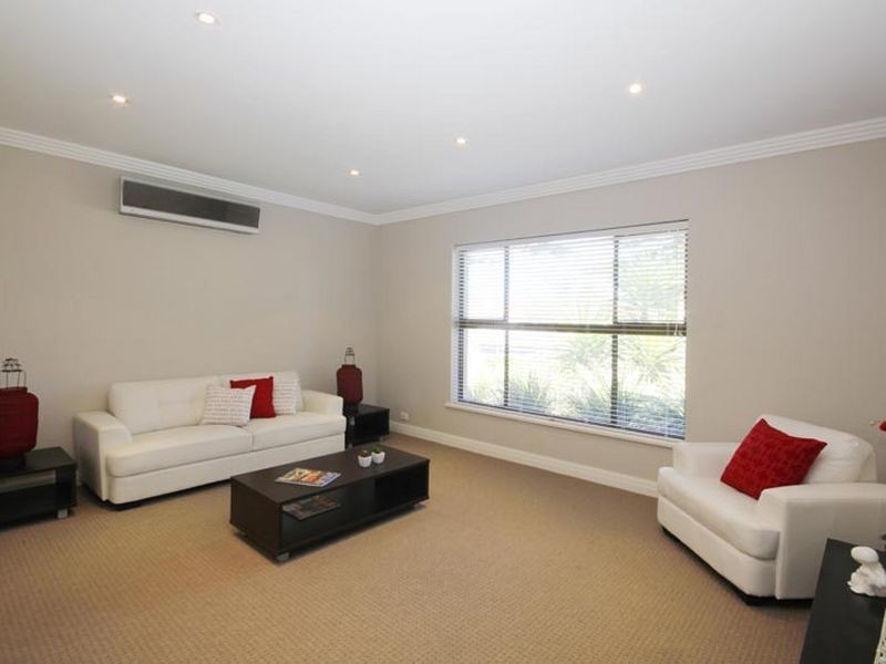 2 Sir Ross Smith Drive, North Haven SA 5018