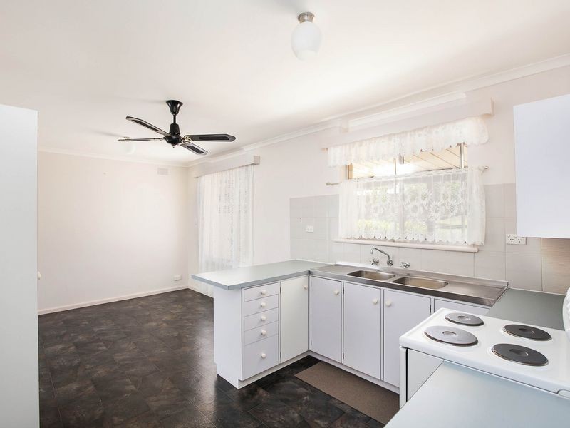 1 Sandland Avenue, Ridgehaven SA 5097
