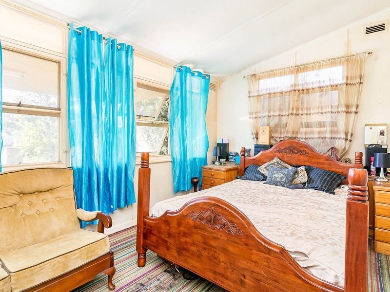 325 Tapleys Hill Road, Seaton SA 5023