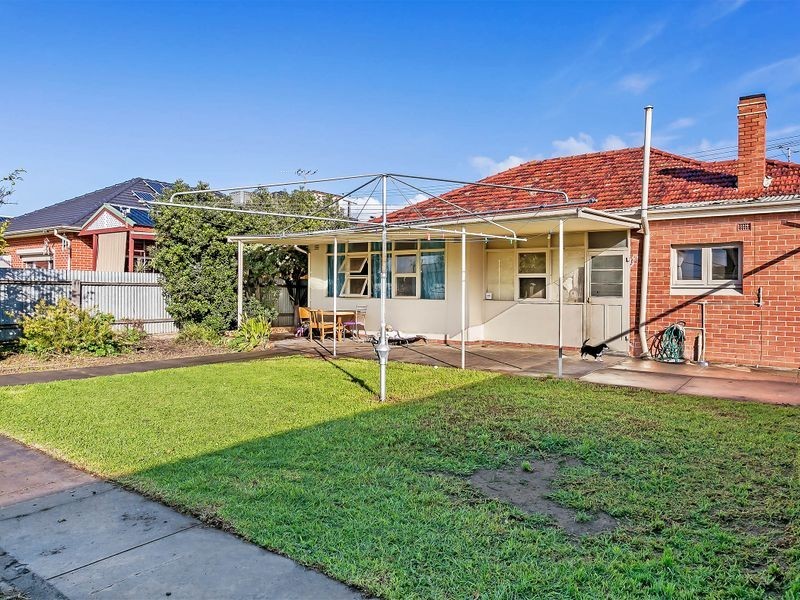 325 Tapleys Hill Road, Seaton SA 5023