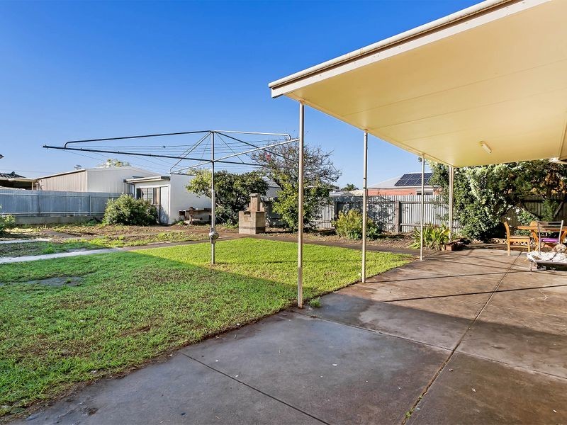 325 Tapleys Hill Road, Seaton SA 5023