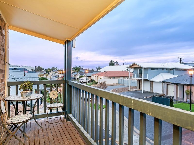 16 Moore Street, Birkenhead SA 5015