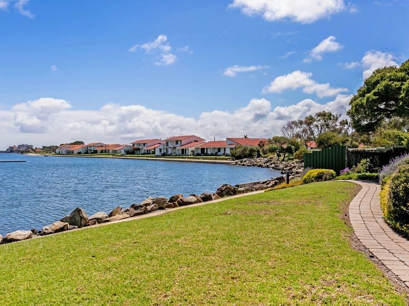 7 / 242 Trimmer Parade, West Lakes SA 5021