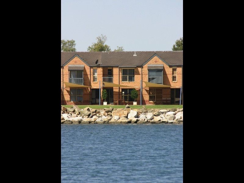 2/ 17- 19 Lord Hobart Way, West Lakes SA 5021