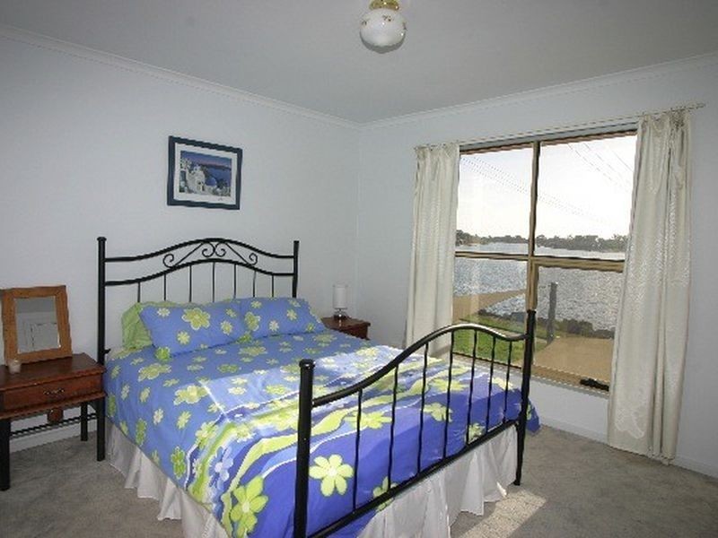 2/ 17- 19 Lord Hobart Way, West Lakes SA 5021