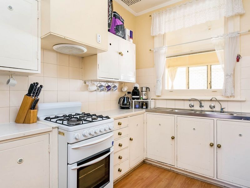 31 Tapleys Hill Road, Hendon SA 5014