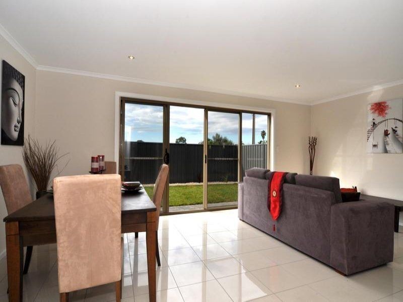 8/3 Stephen Tce, Grange SA 5022