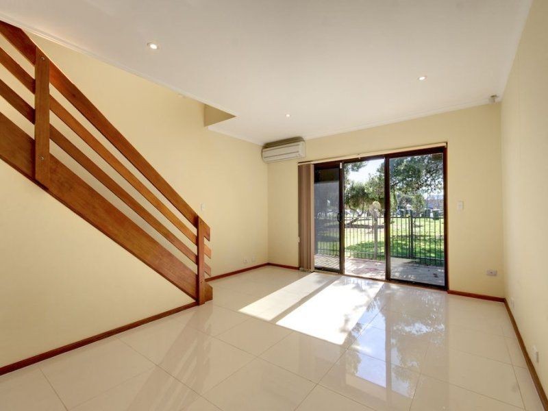 63 Brebner Drive (Regatta Court), West Lakes SA 5021