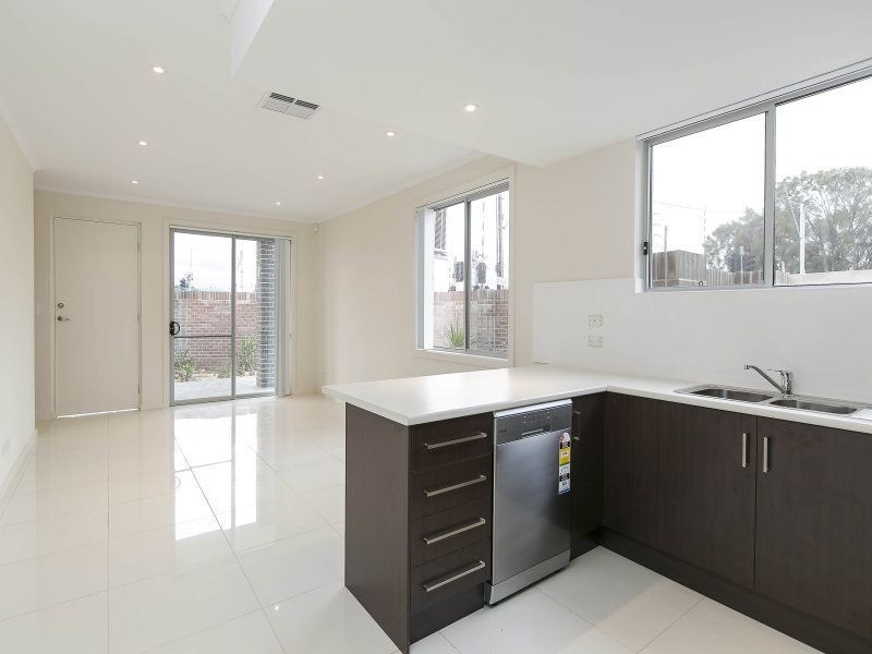 2/152A Trimmer Parade, Seaton SA 5023