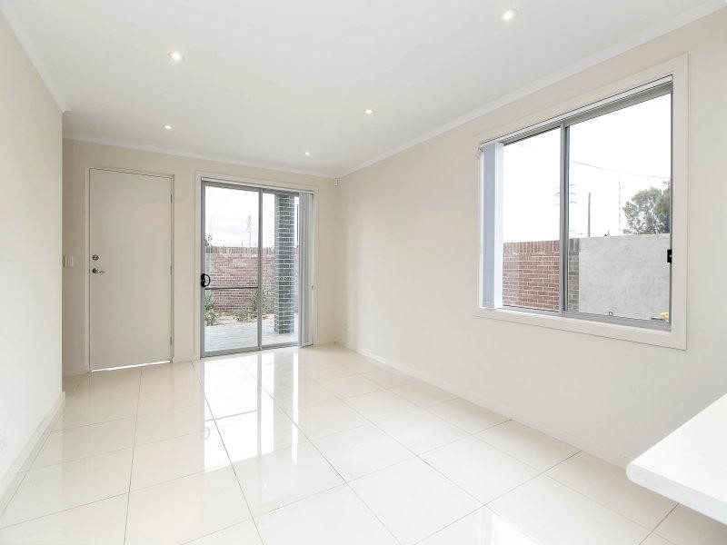 2/152A Trimmer Parade, Seaton SA 5023