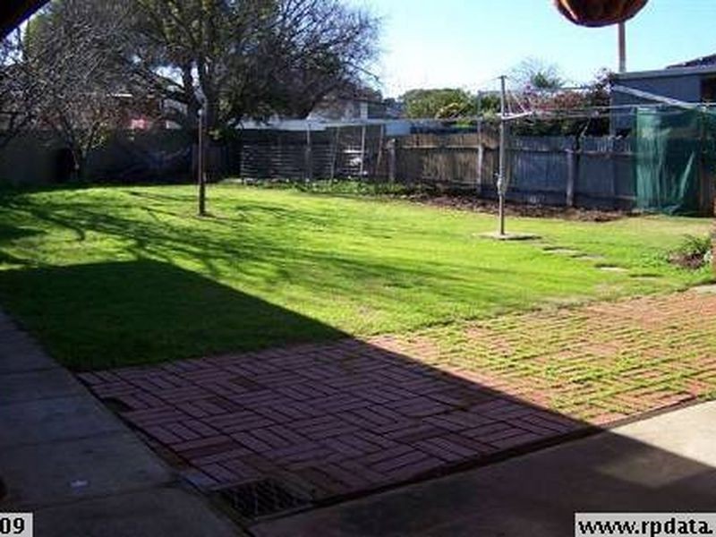 4 Harkness Avenue, Modbury SA 5092