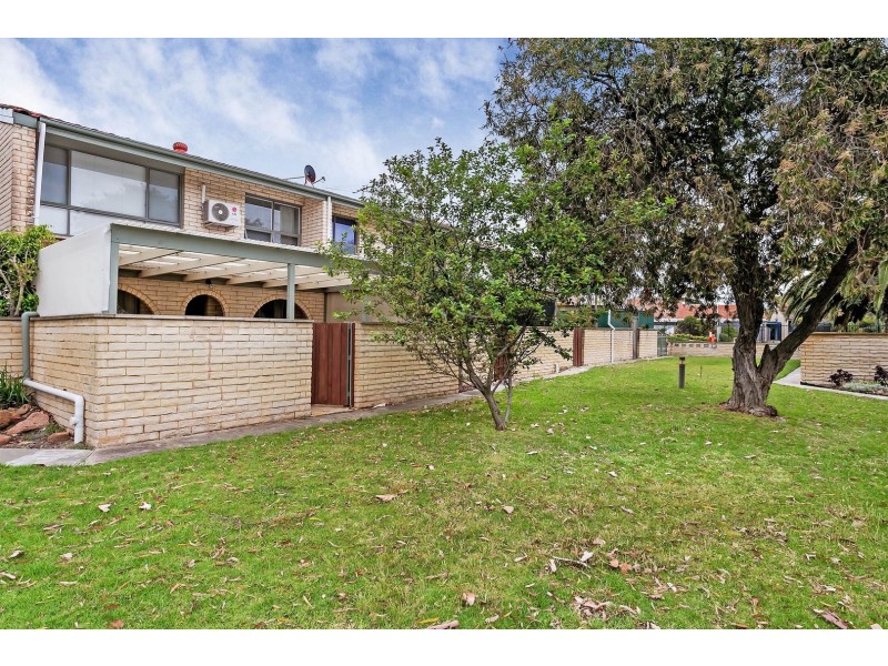 9/1 Mooloola Way, West Lakes Shore SA 5020