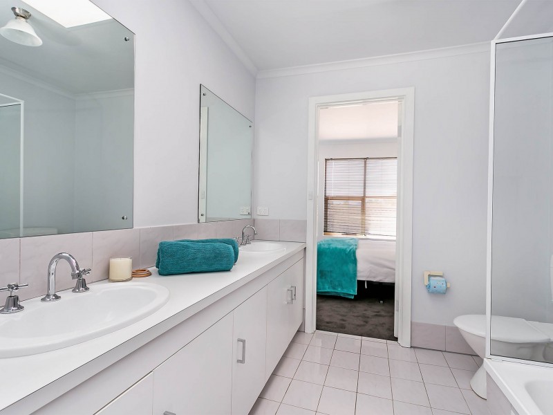 2/17-19 Lord Hobart Way, West Lakes SA 5021