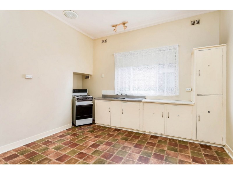 18 Flinders Parade, Flinders Park SA 5025
