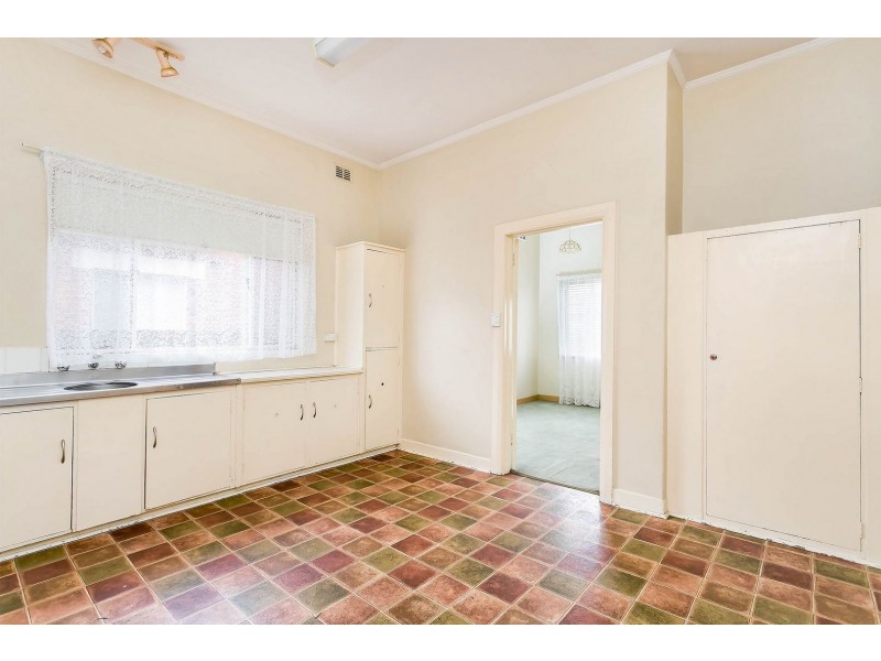 18 Flinders Parade, Flinders Park SA 5025
