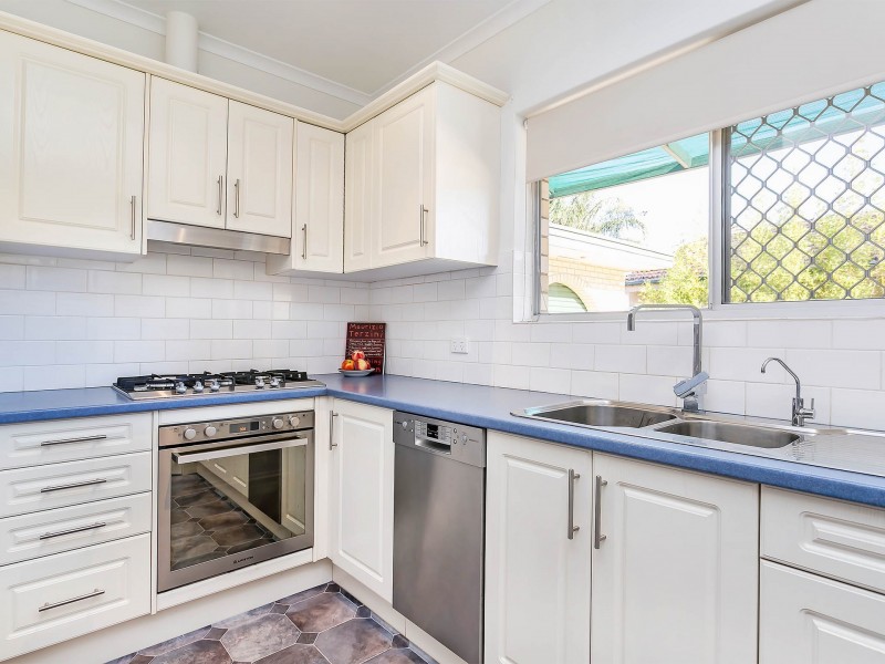 17 Huron Grove, West Lakes SA 5021