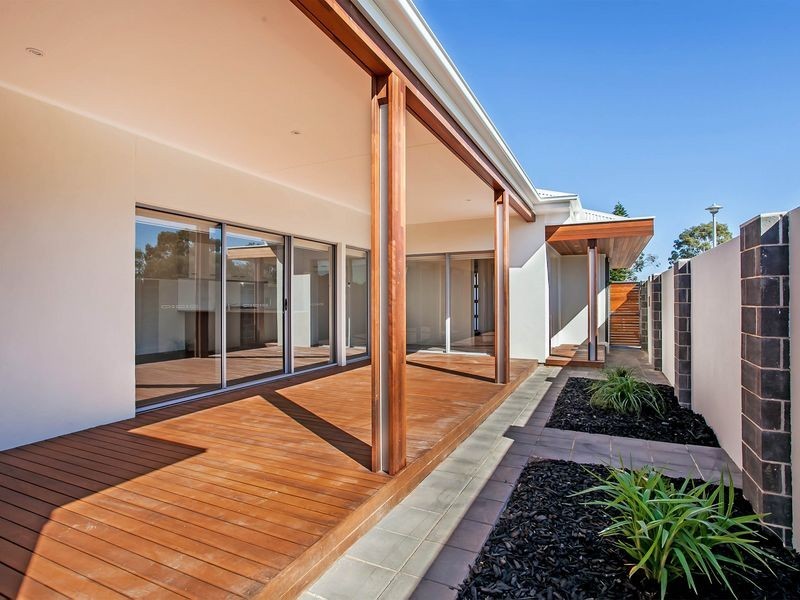 1 Maramba Avenue, West Lakes SA 5021