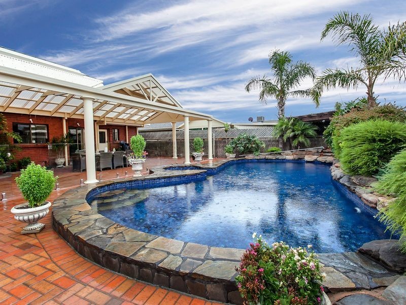 10 Lakeview Avenue, West Lakes SA 5021
