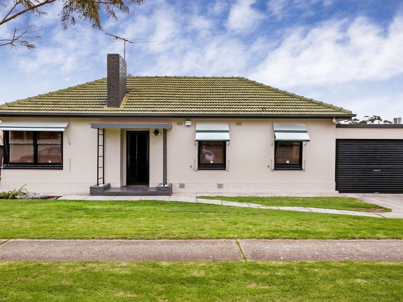 28 Pioneer Street, Seaton SA 5023