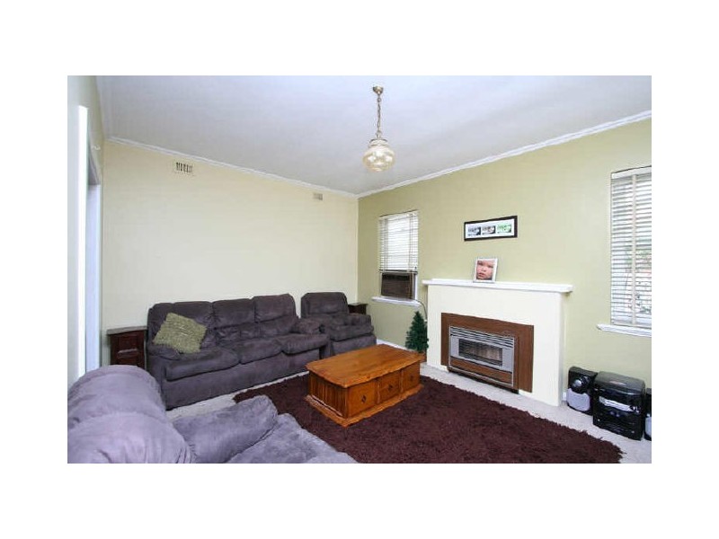 1 Mitchell Street West, Seaton SA 5023