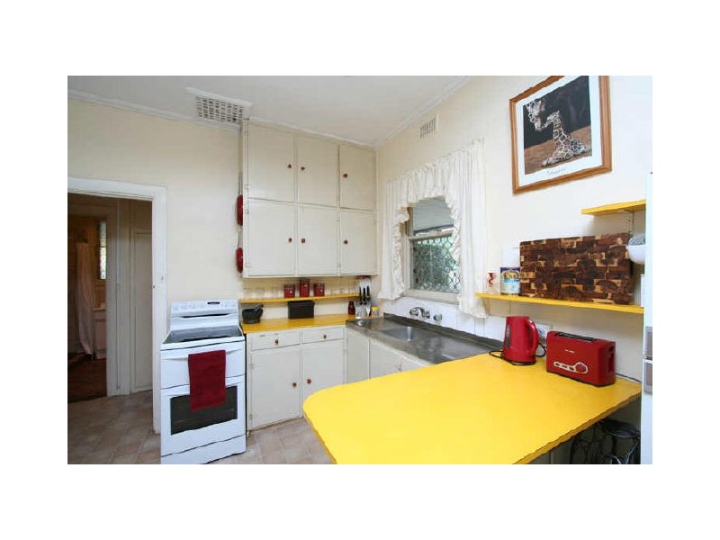 1 Mitchell Street West, Seaton SA 5023