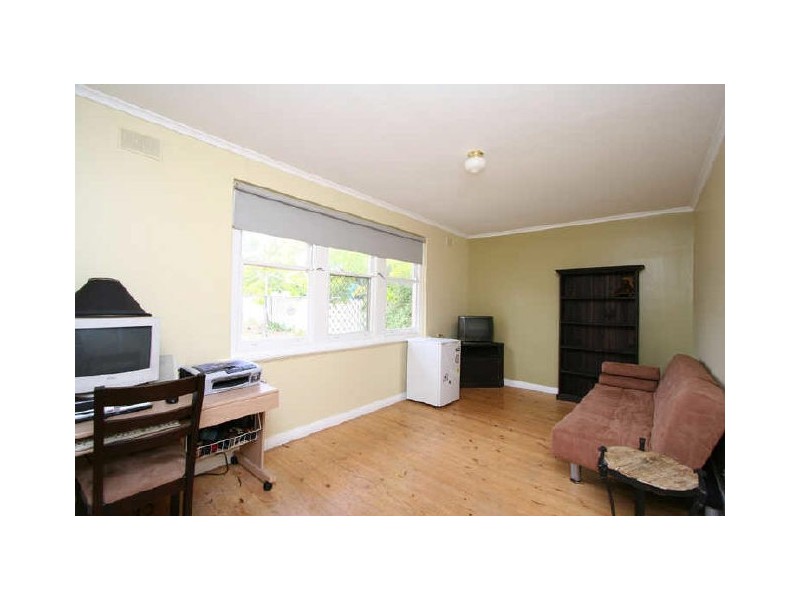 1 Mitchell Street West, Seaton SA 5023