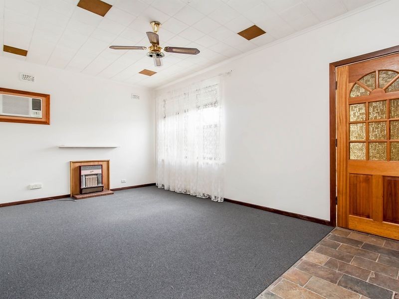 23 Raymond Avenue, Seaton SA 5023