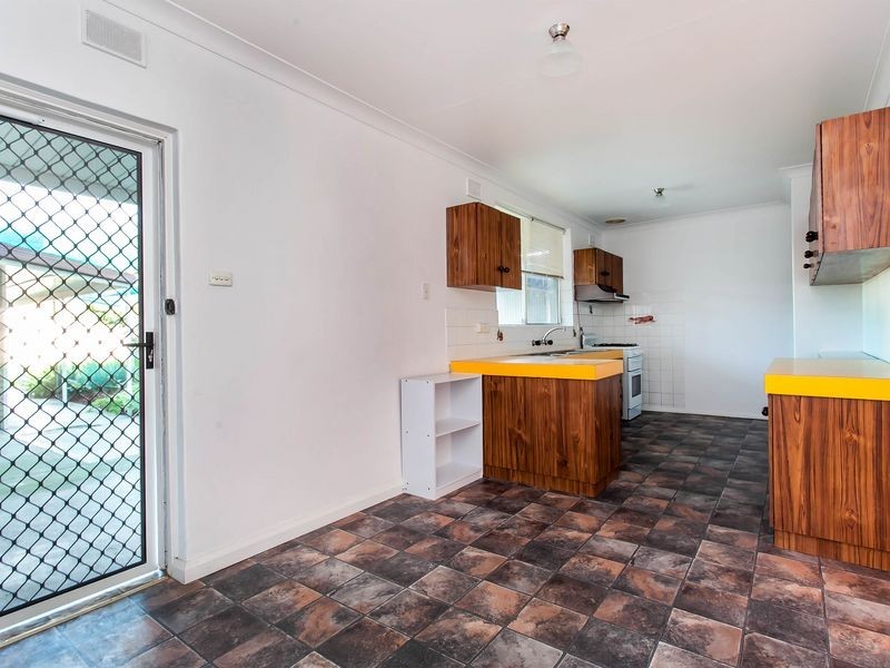4 Price Avenue, Pennington SA 5013