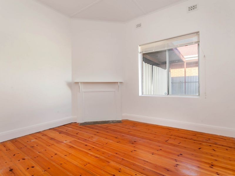4 Price Avenue, Pennington SA 5013