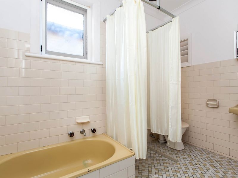 4 Price Avenue, Pennington SA 5013