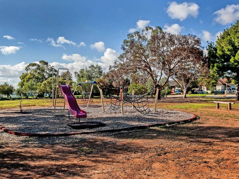 10 Brady Street, Elizabeth Downs SA 5113