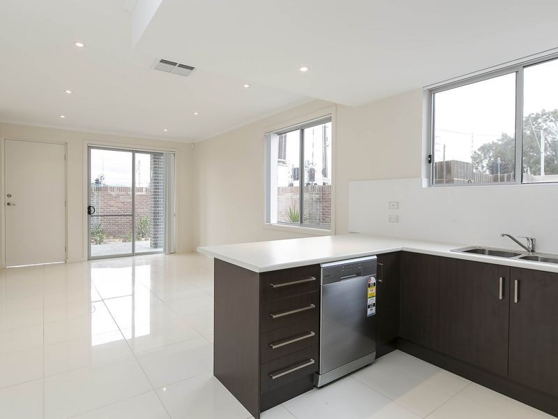 324-326 Tapleys Hill Road, Seaton SA 5023