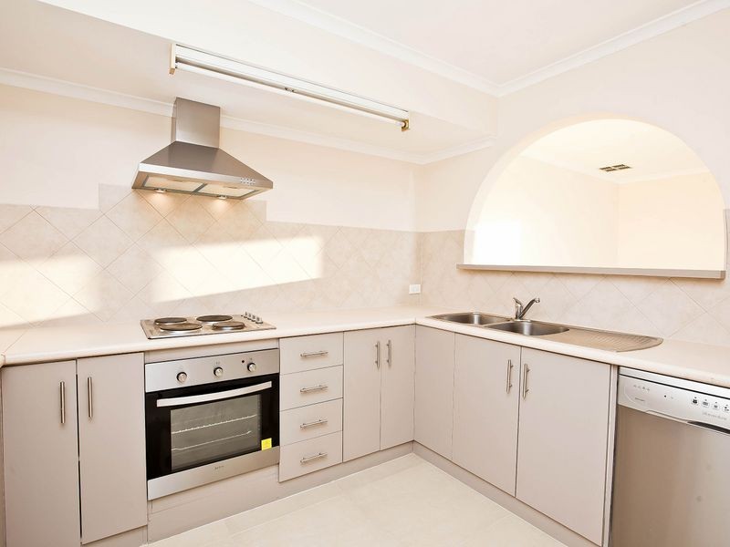 122 Gulf Point Drive, North Haven SA 5018