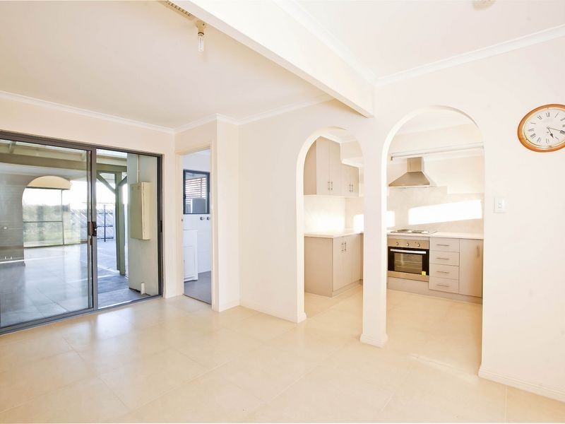 122 Gulf Point Drive, North Haven SA 5018