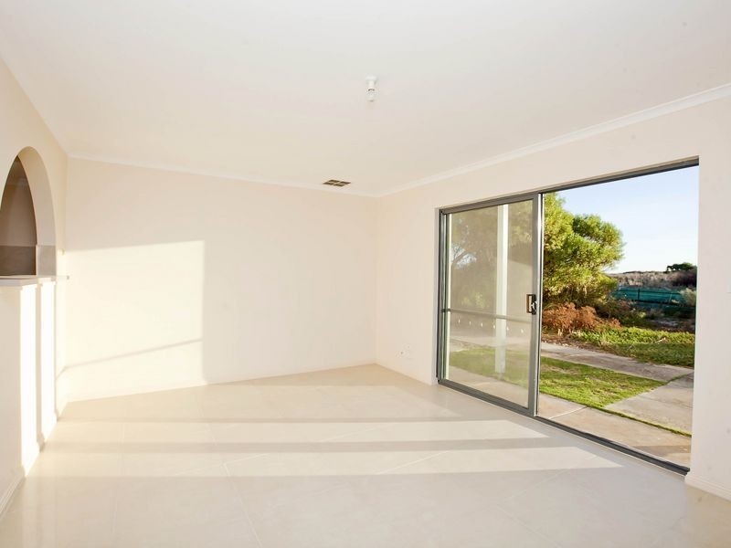 122 Gulf Point Drive, North Haven SA 5018