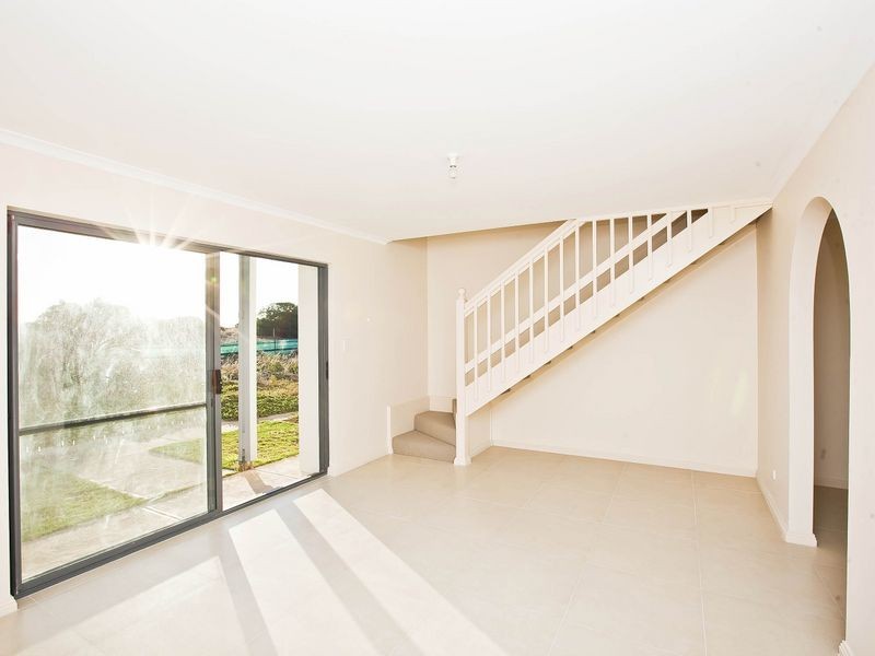 122 Gulf Point Drive, North Haven SA 5018