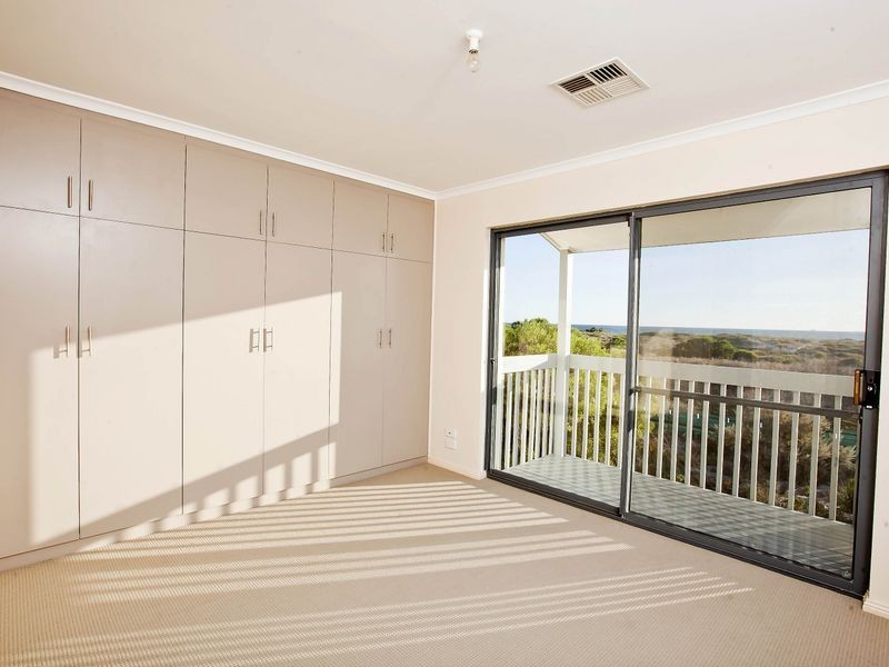 122 Gulf Point Drive, North Haven SA 5018