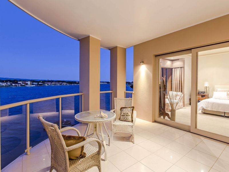 9 Bluelake Court, Tennyson SA 5022