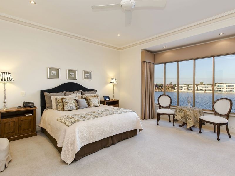 9 Bluelake Court, Tennyson SA 5022