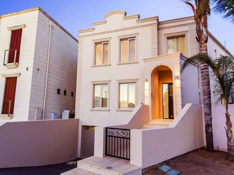 9 Bluelake Court, Tennyson SA 5022