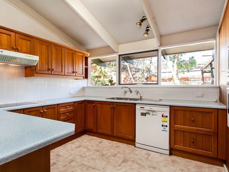6 Kirra Avenue, West Lakes Shore SA 5020
