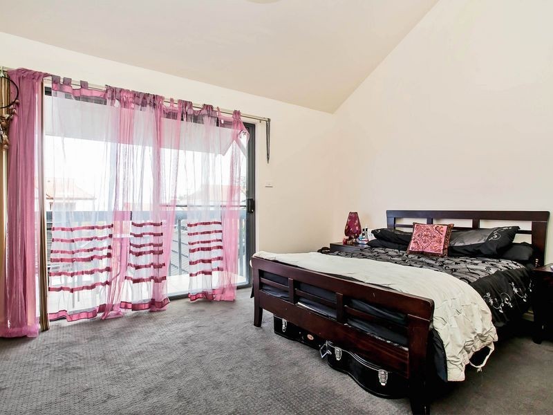 24 One & All Drive, North Haven SA 5018