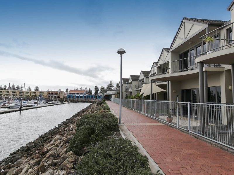 10/12 Arcadia Court, North Haven SA 5018