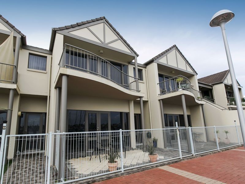 10/12 Arcadia Court, North Haven SA 5018