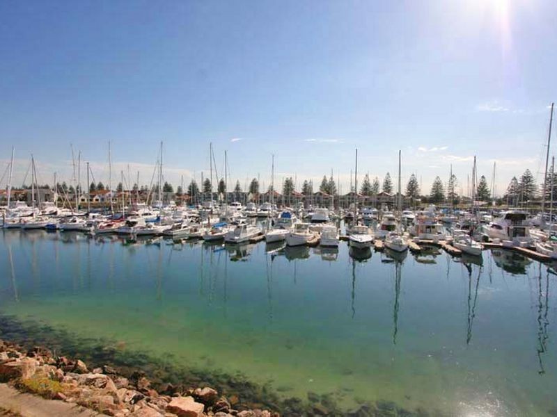 10/12 Arcadia Court, North Haven SA 5018